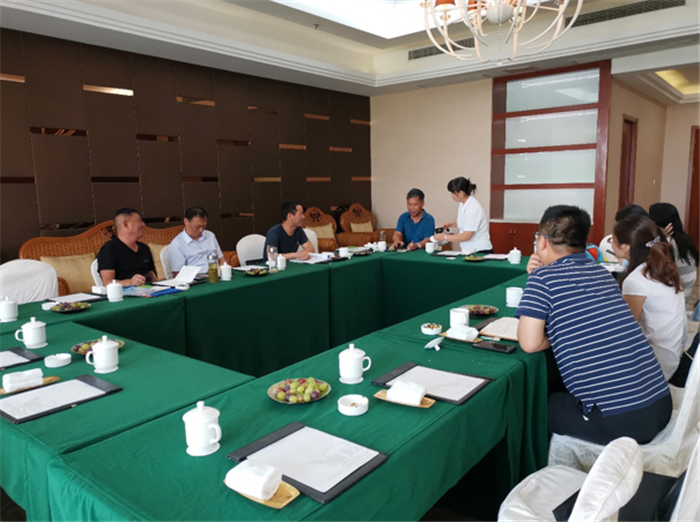9月3日，中農(nóng)富通調(diào)研組兵分兩路對(duì)南京高淳區(qū)武家嘴現(xiàn)代農(nóng)業(yè)產(chǎn)業(yè)示范園區(qū)和棲霞區(qū)龍?zhí)冬F(xiàn)代農(nóng)業(yè)產(chǎn)業(yè)示范園區(qū)的調(diào)研工作。(圖1)