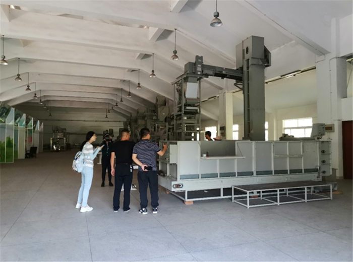 9月3日，中農(nóng)富通調(diào)研組兵分兩路對(duì)南京高淳區(qū)武家嘴現(xiàn)代農(nóng)業(yè)產(chǎn)業(yè)示范園區(qū)和棲霞區(qū)龍?zhí)冬F(xiàn)代農(nóng)業(yè)產(chǎn)業(yè)示范園區(qū)的調(diào)研工作。(圖6)